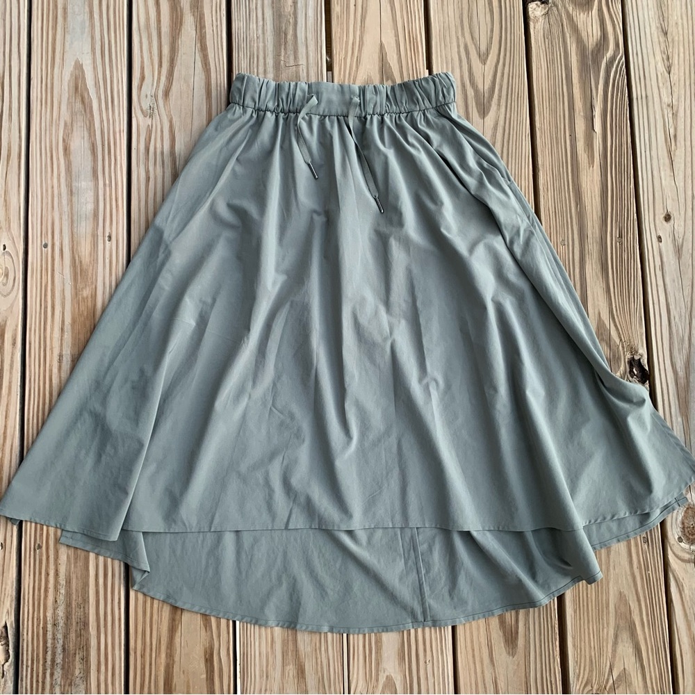 Sage green lulu skirt